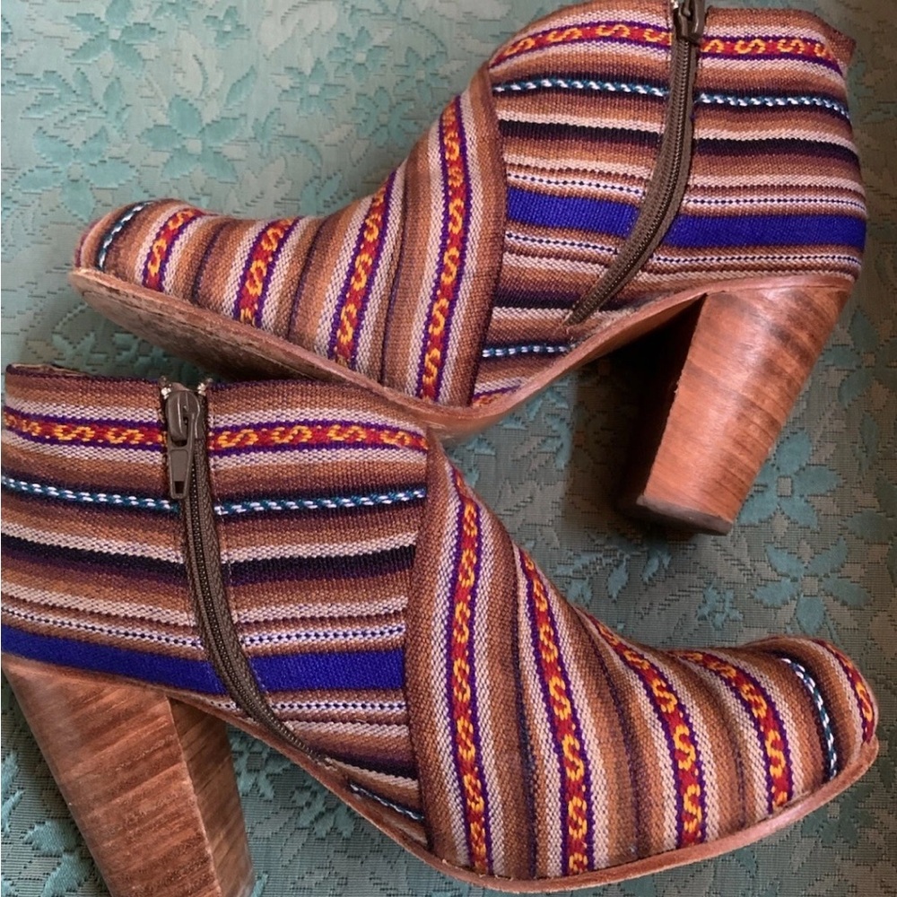 Fortress Of Inca Wooden Heel striped Tapestry Booties Size 8.5
